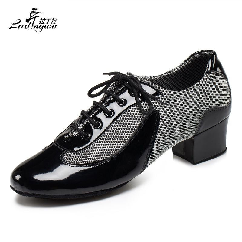 Zapatos de baile de fondo suave para hombres modernos disponibles en n